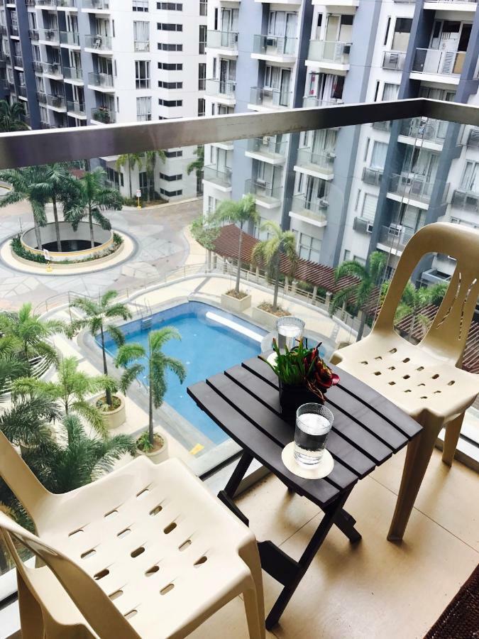 Resorts World Condo Manila Esterno foto